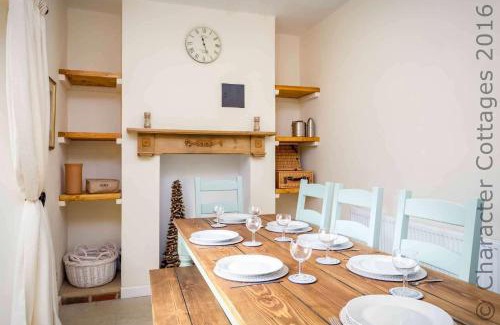 Southrop Casa | Swan View