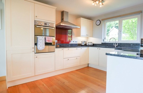 Eleighwater Cabaña | SWANDOWN, 18 NETHERHAYE, pet friendly in Cricket St. Thomas
