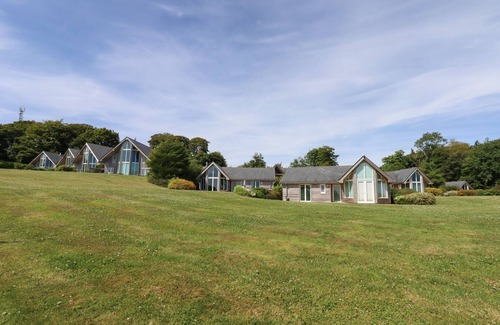 Eleighwater Cabaña | SWANDOWN, 18 NETHERHAYE, pet friendly in Cricket St. Thomas
