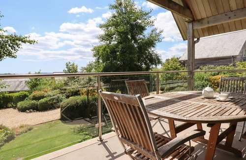 Eleighwater Cabaña | SWANDOWN, 18 NETHERHAYE, pet friendly in Cricket St. Thomas