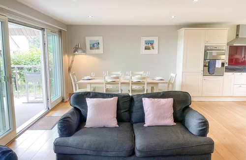 Eleighwater Cabaña | SWANDOWN, 20 POLDON, romantic, with pool in Cricket St. Thomas