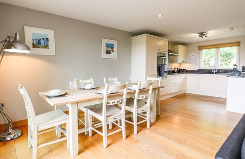 Eleighwater Cabaña | SWANDOWN, 20 POLDON, romantic, with pool in Cricket St. Thomas