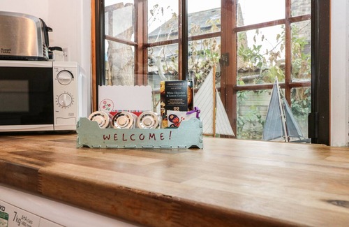Whitstable Cabaña | Swanfield Cottage