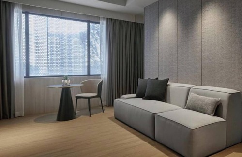 Golden Triangle Hotel | Swank Upscale Urban Life Room Hotel King Bukit Bintang