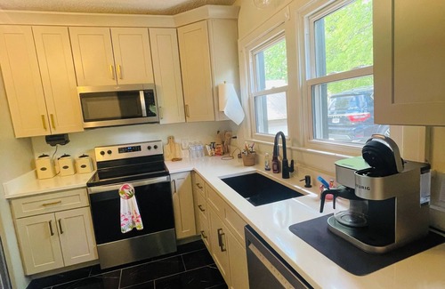 Rossville Casa | Swanky cottage Hot Tub 6.4 miles to Chattanooga