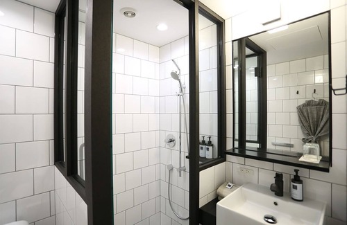 Shibuya Apartamento | Swanky Room in Artsy Upscale Hotel Tokyo