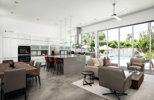 Fashion Square Casa | Swanky & Stylish Old Town Luxe Retreat