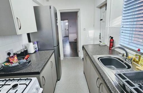 Walsall Casa | SwankyHome 4 Groups Walsall Near M6