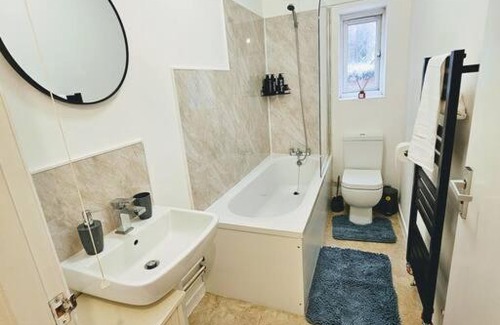 Walsall Casa | SwankyHome 4 Groups Walsall Near M6