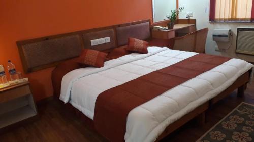 Jaipur Hotel | SwapanLok Farms and Resorts