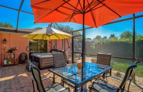 Bradenton Casa | Swaying Palms! Coastal home with amazing pool just a short drive from Anna Maria Island!