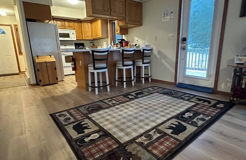 Two Harbors Casa | Sweeping lake views-5 min drive to Gooseberry-10 min to Two Harbors-3 bedrooms