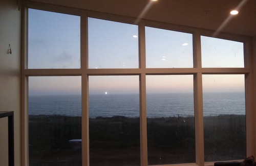 Westport Casa | Sweeping ocean views in stunning modern house on 20 acres