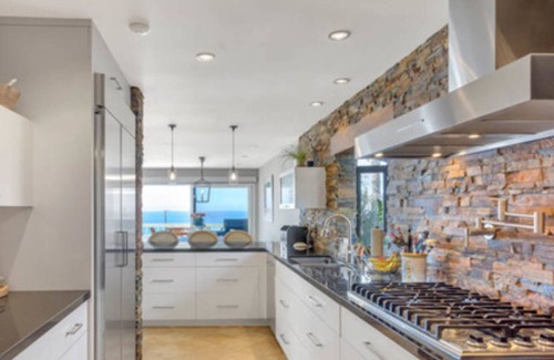 Western Malibu Casa | Sweeping Ocean Views of Zuma Beach