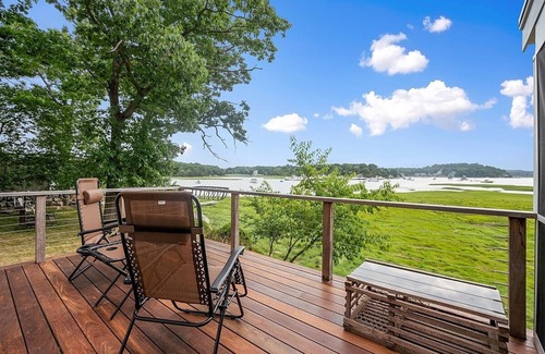 Gloucester Casa | Sweeping saltmarsh & river views, birdwatching, great restaurants, cozy peace.
