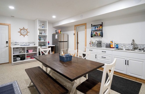Fennville Casa | Sweeping Views of Lake Michigan w/Private Beach