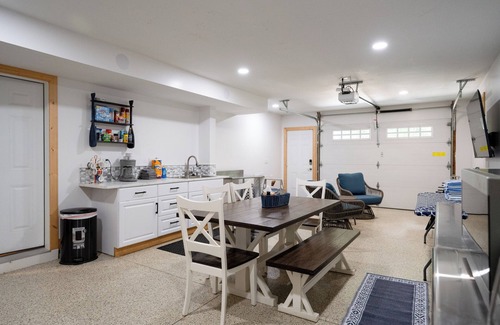 Fennville Casa | Sweeping Views of Lake Michigan w/Private Beach