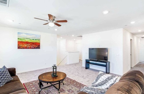Jurupa Valley Casa | Sweeping Views on June Mountain Wy #41243