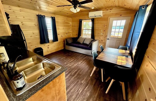 Dedham Cabina | Sweet 1BR Brand New Waterfront Acadia Cottage @ Jenkins Beach