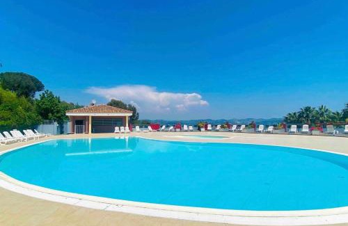 Les Termes Casa | Sweet Apartment in Mandelieu - Pool & tennis court
