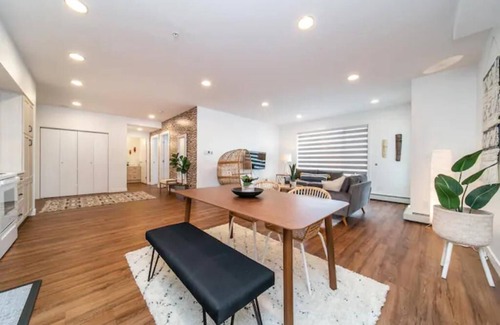 North Central Edmonton Condominio | Sweet Bali Sanctuary-2bdrm-UG Parking-5 min to DTN