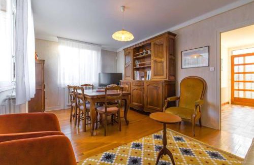 Bourroches Casa | Sweet Burgundy Villa