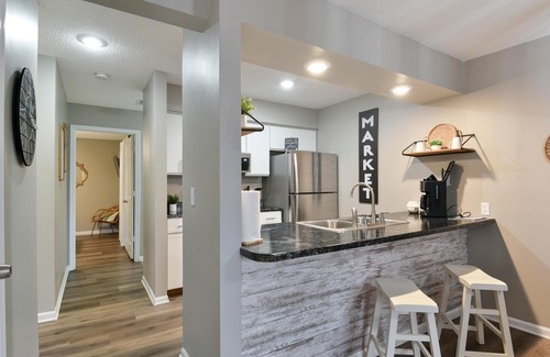 Downtown Branson Condominio | Sweet Clover - Indoor Pool - HOT TUB Area - Resort Style - Center of Branson!!