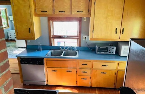 Phippsburg Cabaña | Sweet comfy cottage on Small Point Road