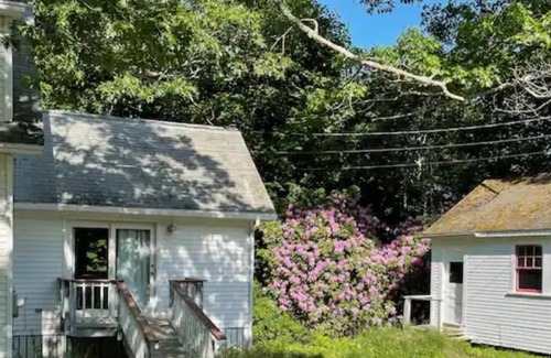 Phippsburg Cabaña | Sweet comfy cottage on Small Point Road