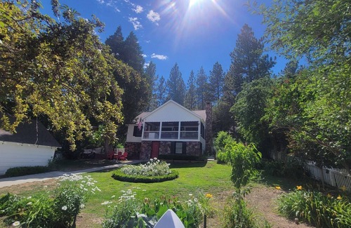 Patton Cabaña | Sweet cottage with Wifi in Boulder Bay area of Big Bear Lake