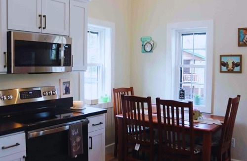 Millersburg Cabina | Sweet Dreams at Water's Edge Cabins