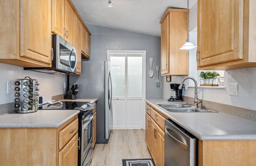 Groveland Casa | Sweet Haven - Home with EV Charger near Yosemite by RedAwning