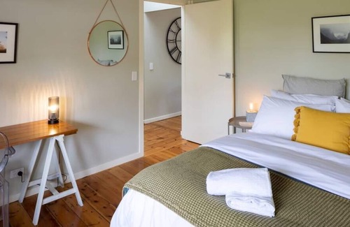 Trentham Cabaña | Sweet Magnolia Cottage in the heart of Trentham