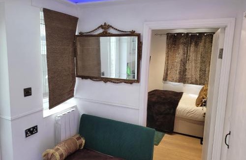 South Ockendon Apartamento | Sweet mini 1 bedroom flat-sleeps up to 2 guest