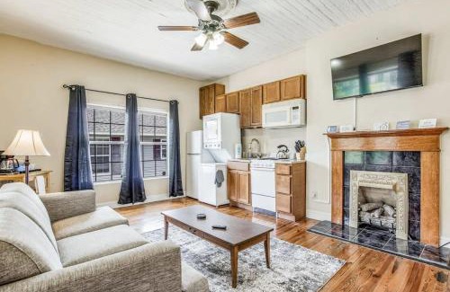 South Pensacola Casa | Sweet on Strong Street - Unit B
