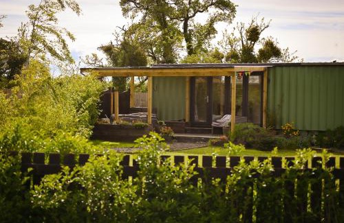 Evesham Otro | Sweet Pea Cabin