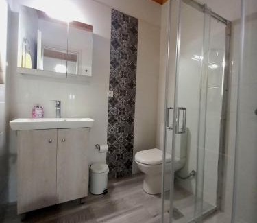 Asprogerakata Casa | Sweet Red Home