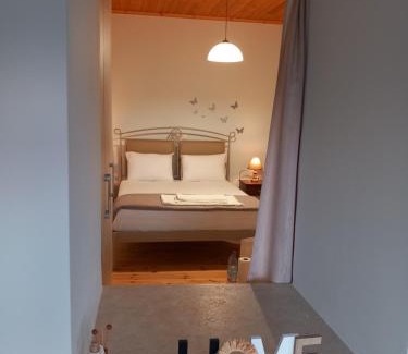 Asprogerakata Casa | Sweet Red Home