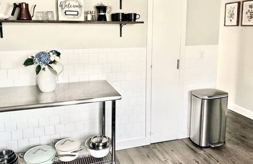 Waterville Apartamento | Sweet Retreat 2: Stylish & Cozy Home Mins to Colby