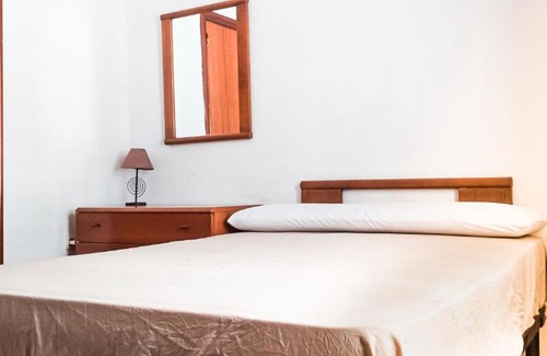 El Ejido Casa | Sweet Room in Malaga Center "Homestay" - Habitación Alojamiento en Apartamento