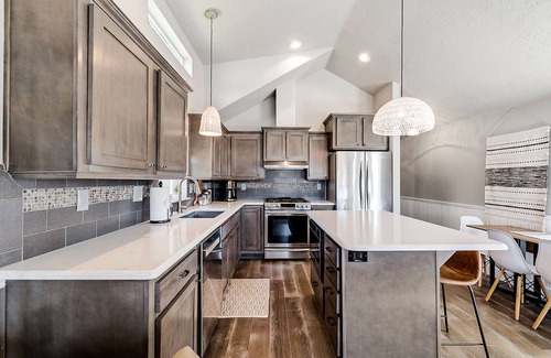 Seaview Casa | Sweet Seaview Home: Near Beach & Trailhead!