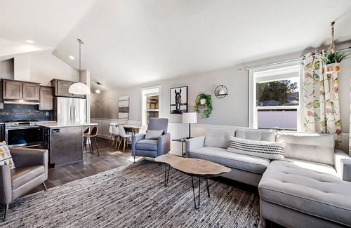 Seaview Casa | Sweet Seaview Home: Near Beach & Trailhead!