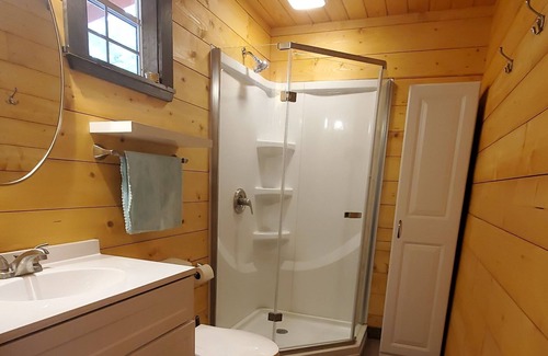 Woden Cabina | Sweet Serenity! Newly Built Cabin on 13 Acres. Pet Friendly!