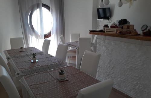 Margherita di Savoia Cama Y Desayuno | Sweet Suite Margherita