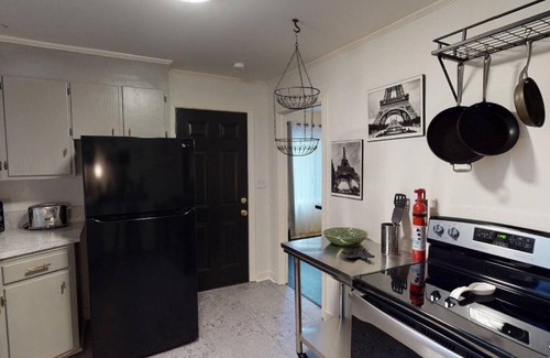 Aiken Casa | Sweet Tea Cottage- Aiken Downtown Location