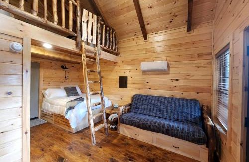 Scio Casa | Sweet Tree Cabin with Grill Overlooking the Lake in Ohio