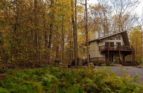 Pocono Pines Apartamento | Sweet William A Lake Naomi Chalet Membership
