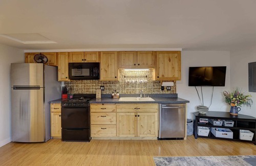 Sheridan Apartamento | Sweet Wyoming Suite, Centrally located Stay + Wifi