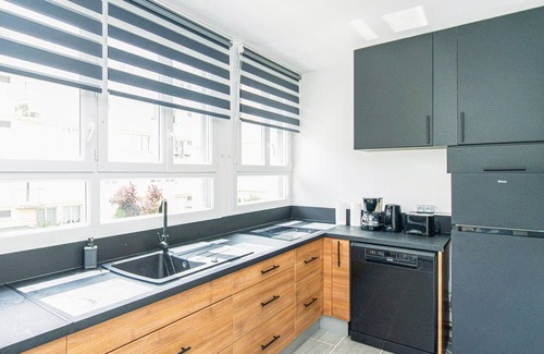 Le Plessis-Robinson Apartamento | "SweetMoulinHome" is a warm and inviting space!