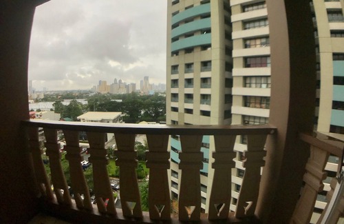 Valencia Condominio | SweetSuites en Pine Crest Nueva Manila / # T3-1212